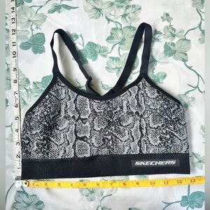 Women's Skechers Animal Snake 🐍 Print Sports Bra